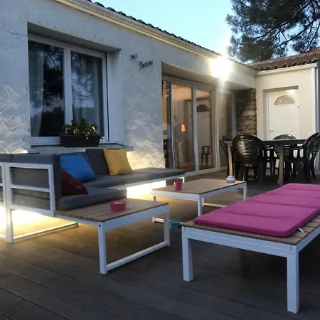 Ma Briane - A 150 M Holiday home *