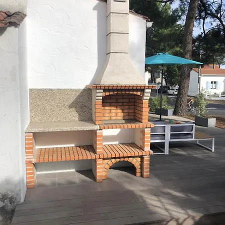 Ma Briane - A 150 M Holiday home *